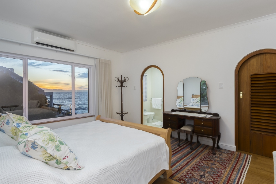 6 Bedroom Property for Sale in Gordons Bay Village Western Cape